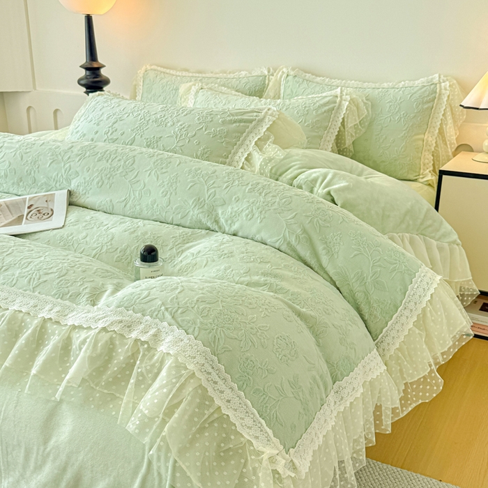 91家纺网 家纺一手货源 找家纺 锦格家纺 2025新款A类高克重雕花牛奶绒花边四件套 初薇-绿