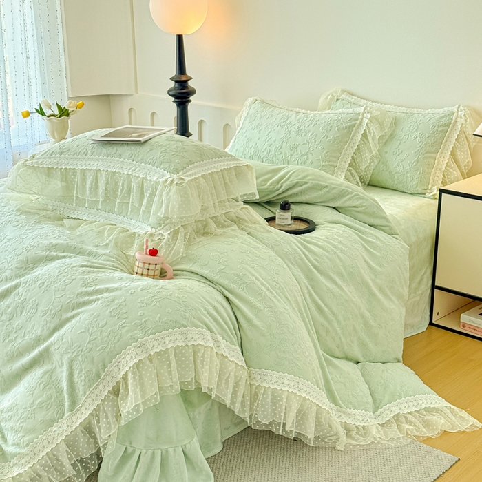 91家纺网 家纺一手货源 找家纺 锦格家纺 2025新款A类高克重雕花牛奶绒花边四件套 初薇-绿