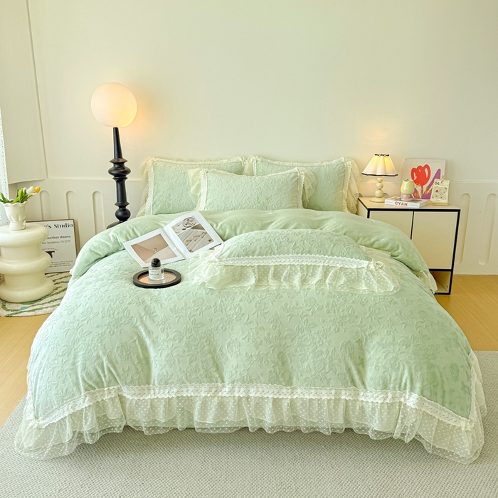 91家纺网 家纺一手货源 找家纺 锦格家纺 2025新款A类高克重雕花牛奶绒花边四件套 初薇-绿