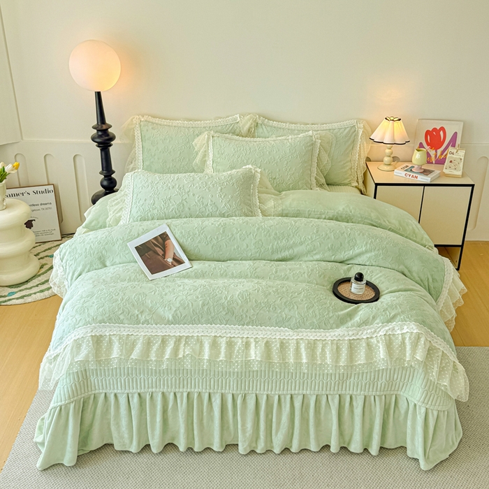 91家纺网 家纺一手货源 找家纺 锦格家纺 2025新款A类高克重雕花牛奶绒花边四件套 初薇-绿