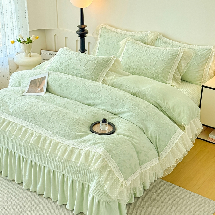 91家纺网 家纺一手货源 找家纺 锦格家纺 2025新款A类高克重雕花牛奶绒花边四件套 初薇-绿