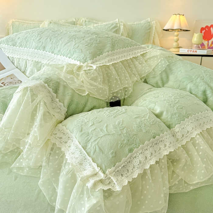 91家纺网 家纺一手货源 找家纺 锦格家纺 2025新款A类高克重雕花牛奶绒花边四件套 初薇-绿