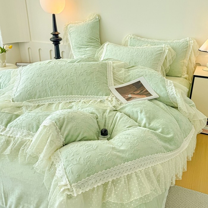 91家纺网 家纺一手货源 找家纺 锦格家纺 2025新款A类高克重雕花牛奶绒花边四件套 初薇-绿