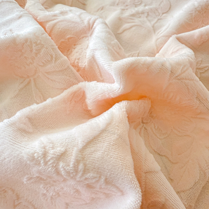 91家纺网 家纺一手货源 找家纺 锦格家纺 2025新款A类高克重雕花牛奶绒花边四件套 初薇-玉粉