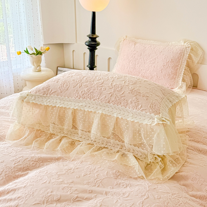 91家纺网 家纺一手货源 找家纺 锦格家纺 2025新款A类高克重雕花牛奶绒花边四件套 初薇-玉粉