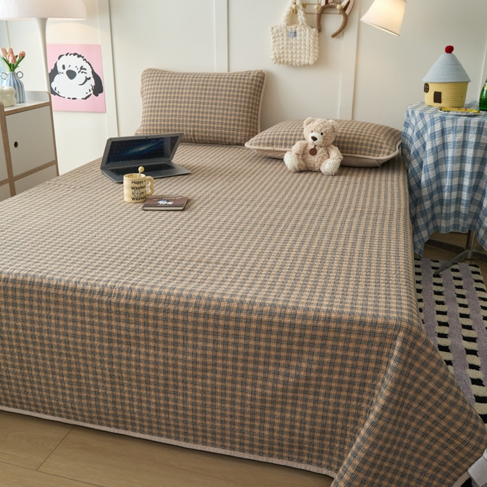 91家纺网 家纺一手货源 找家纺 沐纯家居 2025新款色织水洗棉棉绒（大豆纤维填充）床盖三件套 豆丁-卡其