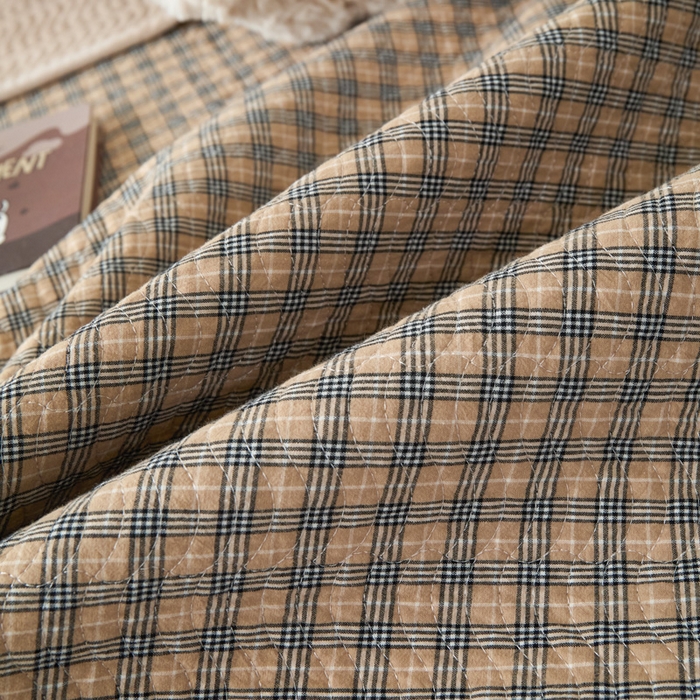 91家纺网 家纺一手货源 找家纺 沐纯家居 2025新款色织水洗棉棉绒（大豆纤维填充）床盖三件套 豆丁-卡其