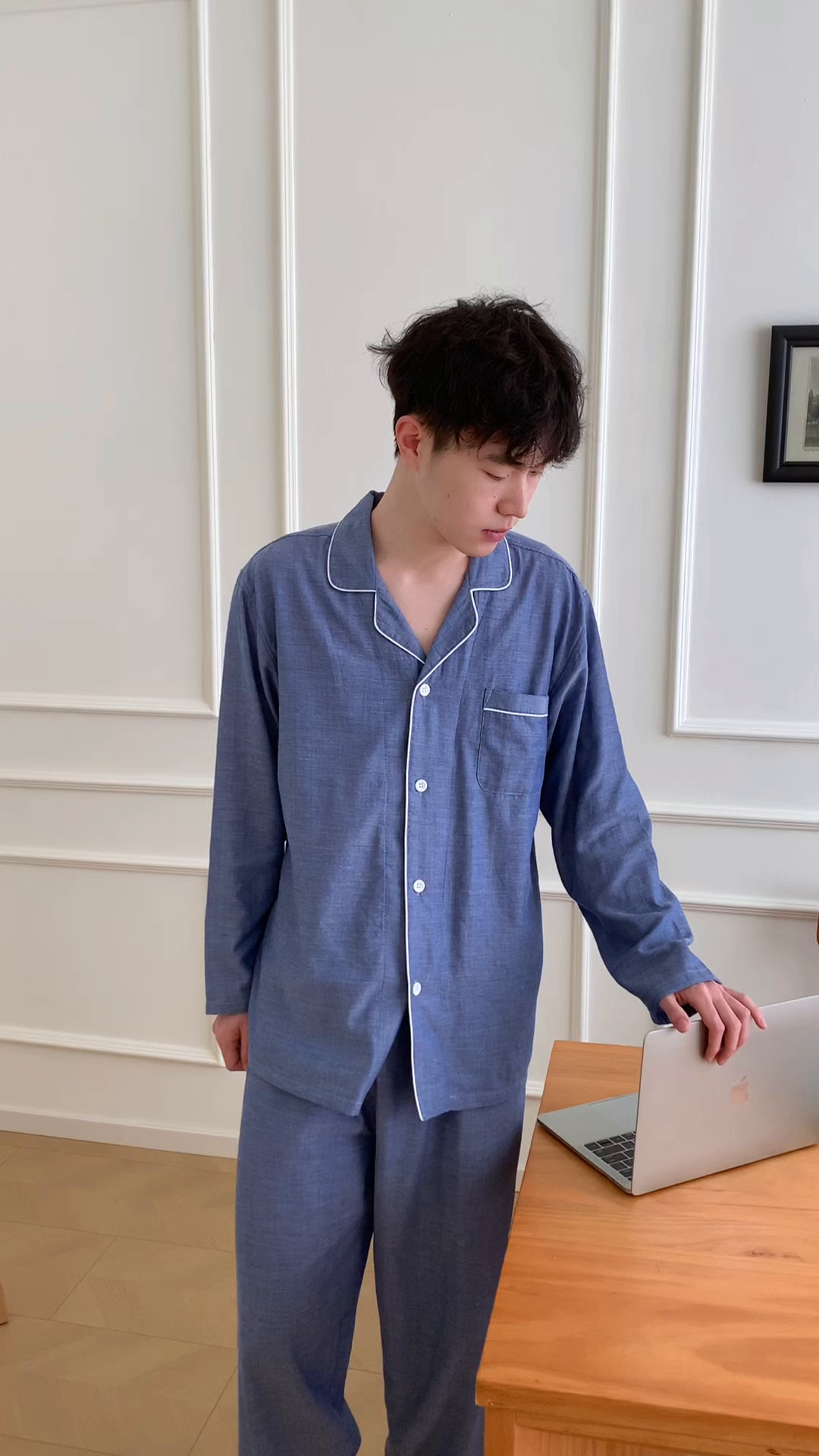 91家纺网 家纺一手货源 找家纺 观月轩家纺 2025新款全棉纯棉60支双层纱系列家居服 男款-蓝色