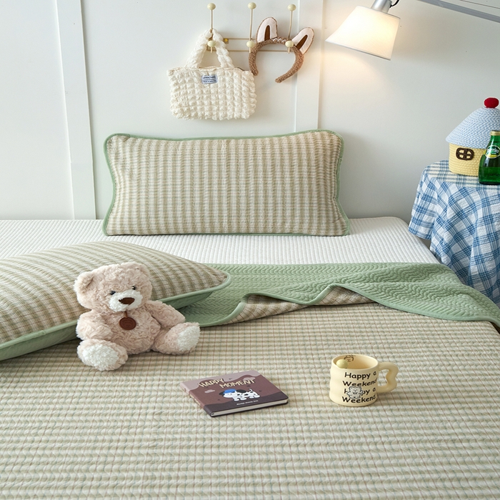 91家纺网 家纺一手货源 找家纺 沐纯家居 2025新款色织水洗棉棉绒（大豆纤维填充）床盖三件套 柠檬-绿