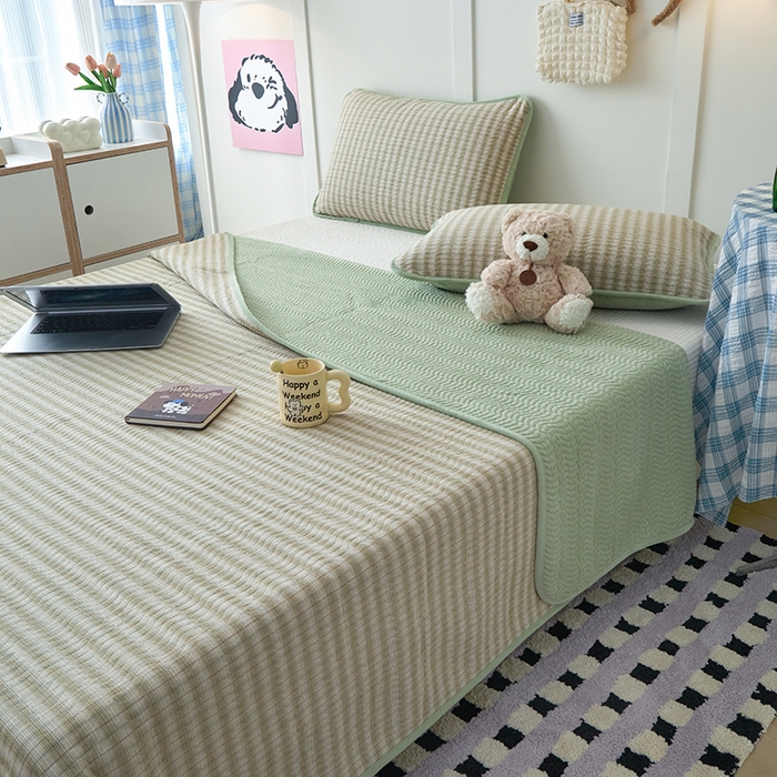 91家纺网 家纺一手货源 找家纺 沐纯家居 2025新款色织水洗棉棉绒（大豆纤维填充）床盖三件套 柠檬-绿