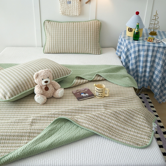 91家纺网 家纺一手货源 找家纺 沐纯家居 2025新款色织水洗棉棉绒（大豆纤维填充）床盖三件套 柠檬-绿