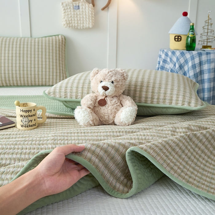 91家纺网 家纺一手货源 找家纺 沐纯家居 2025新款色织水洗棉棉绒（大豆纤维填充）床盖三件套 柠檬-绿