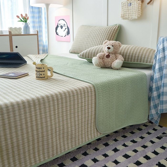 91家纺网 家纺一手货源 找家纺 沐纯家居 2025新款色织水洗棉棉绒（大豆纤维填充）床盖三件套 柠檬-绿