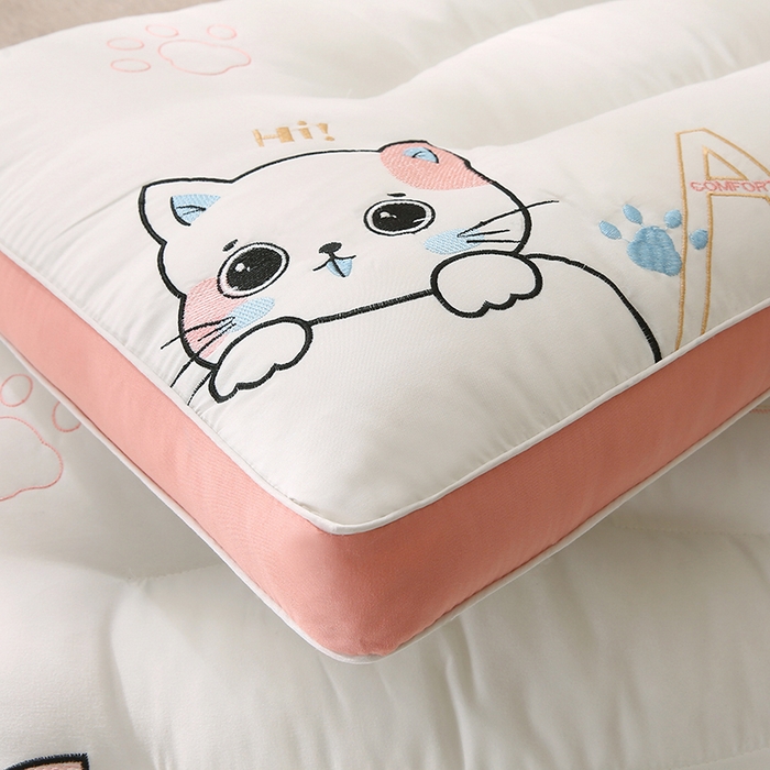 91家纺网 家纺一手货源 找家纺 （总）金牛枕芯 2025新款小奶猫萌系治愈款亲子枕头枕芯