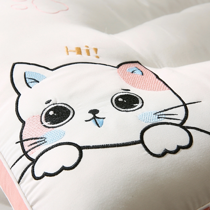 91家纺网 家纺一手货源 找家纺 （总）金牛枕芯 2025新款小奶猫萌系治愈款亲子枕头枕芯