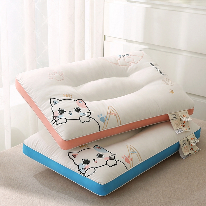 91家纺网 家纺一手货源 找家纺 金牛枕芯 2025新款小奶猫萌系治愈款亲子枕头枕芯 小奶猫-粉