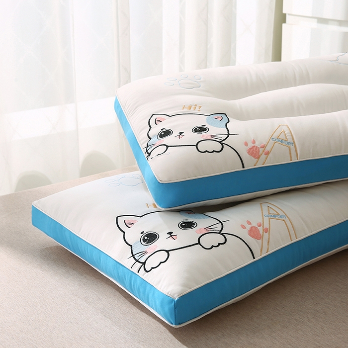 91家纺网 家纺一手货源 找家纺 金牛枕芯 2025新款小奶猫萌系治愈款亲子枕头枕芯 小奶猫-蓝