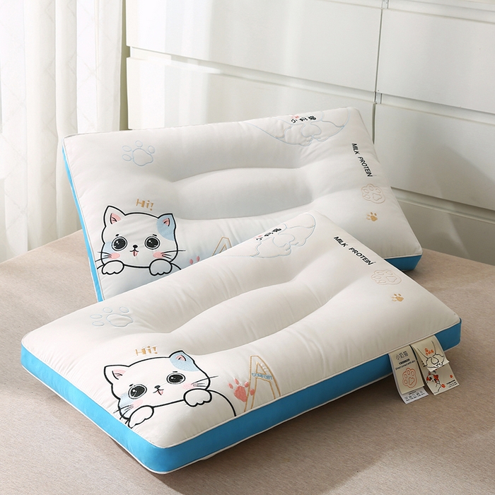 91家纺网 家纺一手货源 找家纺 金牛枕芯 2025新款小奶猫萌系治愈款亲子枕头枕芯 小奶猫-蓝