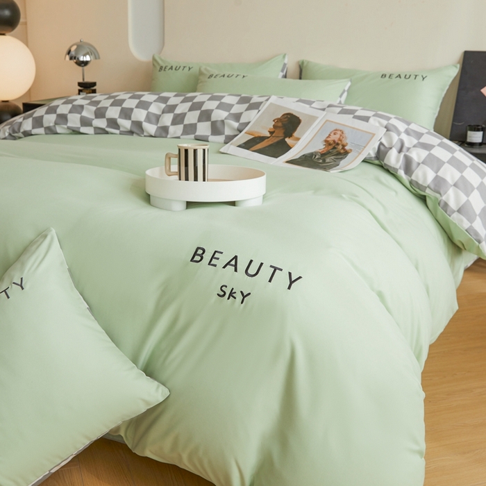 91家纺网 家纺一手货源 找家纺 （总）麦空家居 2025新款水洗棉刺绣四件套-布丁（棋盘格）