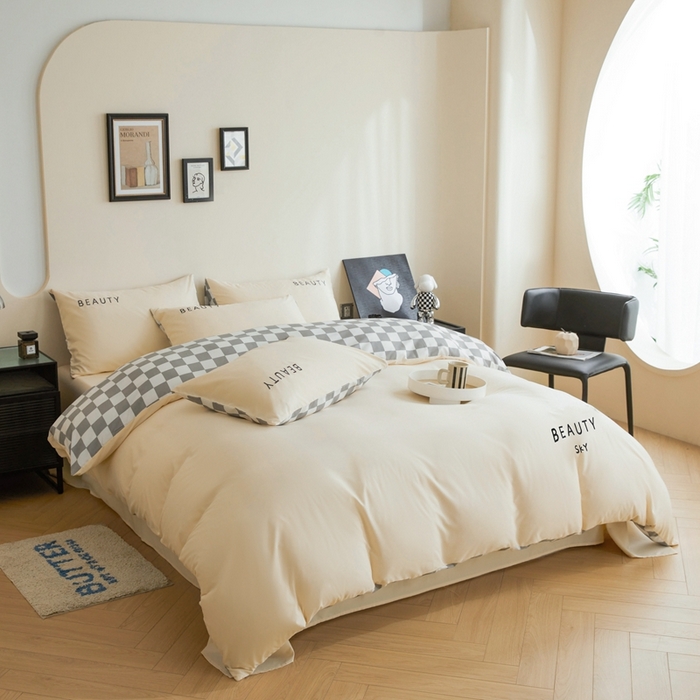 91家纺网 家纺一手货源 找家纺 麦空家居 2025新款水洗棉刺绣四件套-布丁（棋盘格） 奶昔白