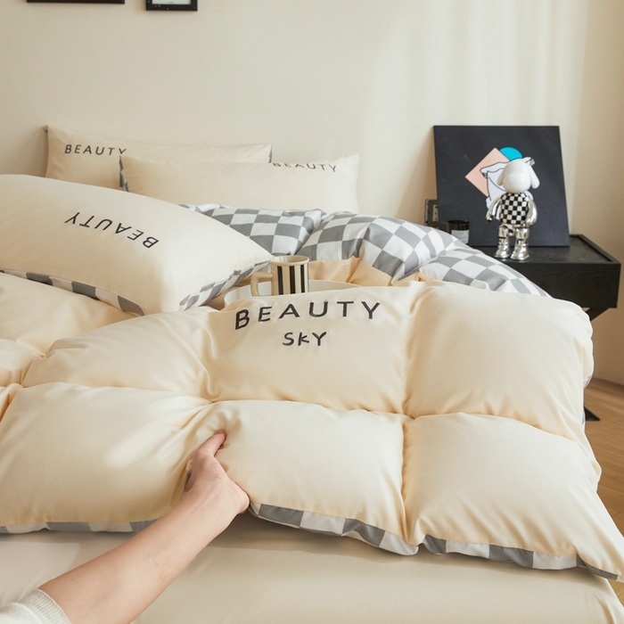 91家纺网 家纺一手货源 找家纺 麦空家居 2025新款水洗棉刺绣四件套-布丁（棋盘格） 奶昔白