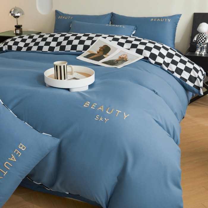 91家纺网 家纺一手货源 找家纺 麦空家居 2025新款水洗棉刺绣四件套-布丁（棋盘格） 宾利蓝