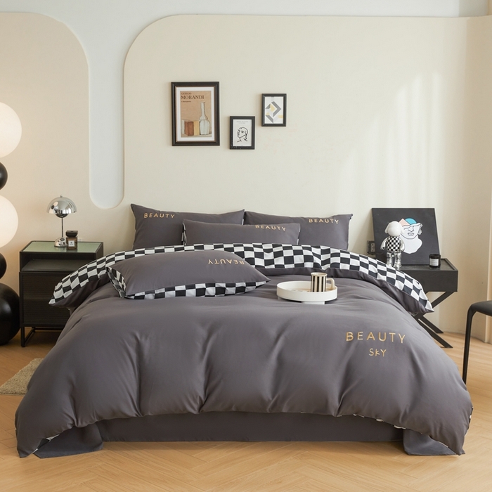 91家纺网 家纺一手货源 找家纺 麦空家居 2025新款水洗棉刺绣四件套-布丁（棋盘格） 绅士灰