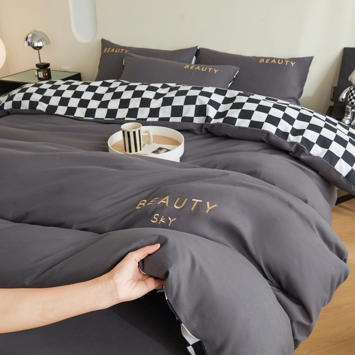 91家纺网 家纺一手货源 找家纺 麦空家居 2025新款水洗棉刺绣四件套-布丁（棋盘格） 绅士灰