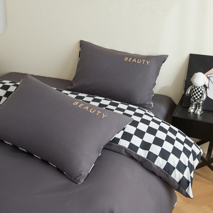 91家纺网 家纺一手货源 找家纺 麦空家居 2025新款水洗棉刺绣四件套-布丁（棋盘格） 绅士灰