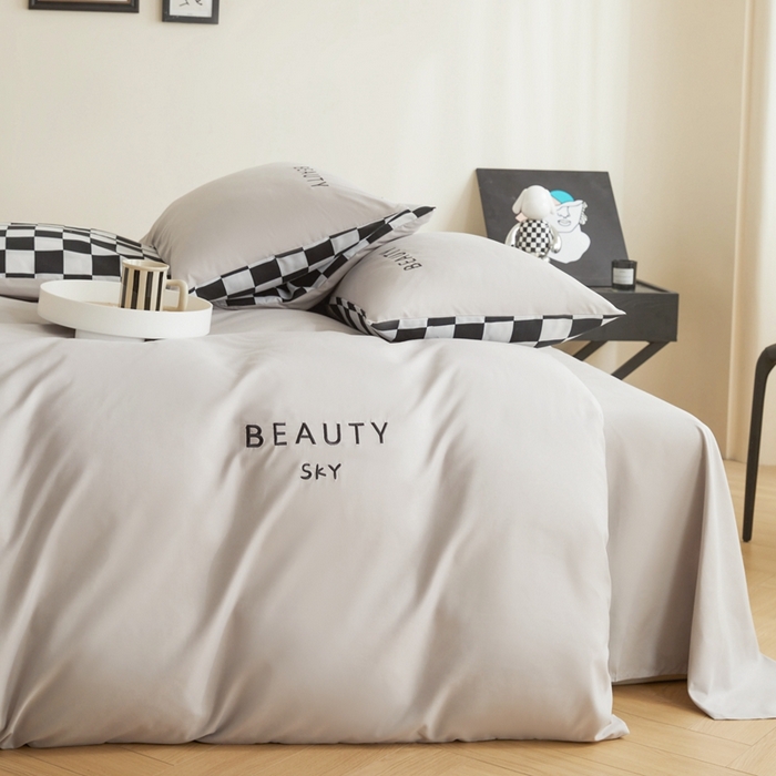 91家纺网 家纺一手货源 找家纺 麦空家居 2025新款水洗棉刺绣四件套-布丁（棋盘格） 高山灰