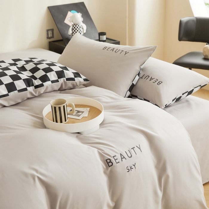 91家纺网 家纺一手货源 找家纺 麦空家居 2025新款水洗棉刺绣四件套-布丁（棋盘格） 高山灰