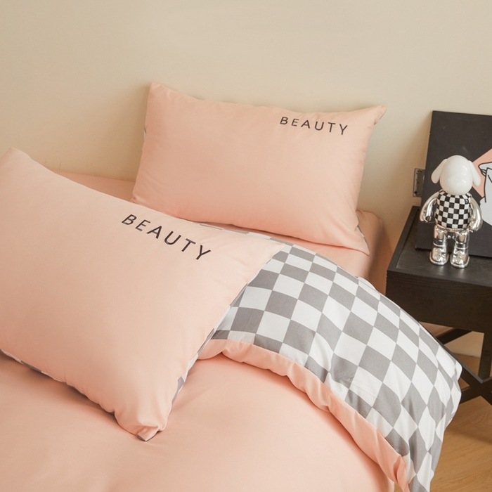 91家纺网 家纺一手货源 找家纺 麦空家居 2025新款水洗棉刺绣四件套-布丁（棋盘格） 奶油粉