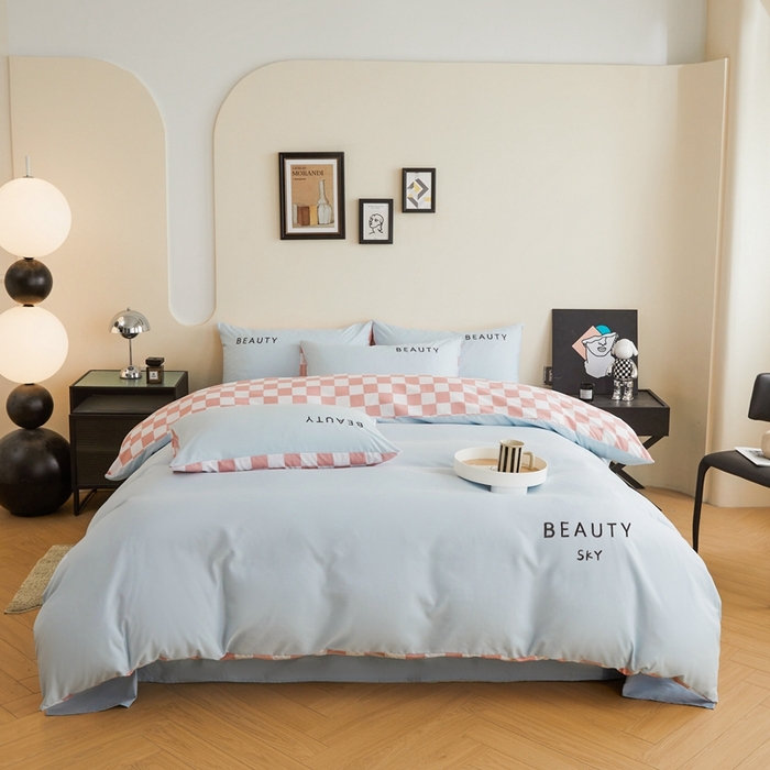 91家纺网 家纺一手货源 找家纺 麦空家居 2025新款水洗棉刺绣四件套-布丁（棋盘格） 天空兰