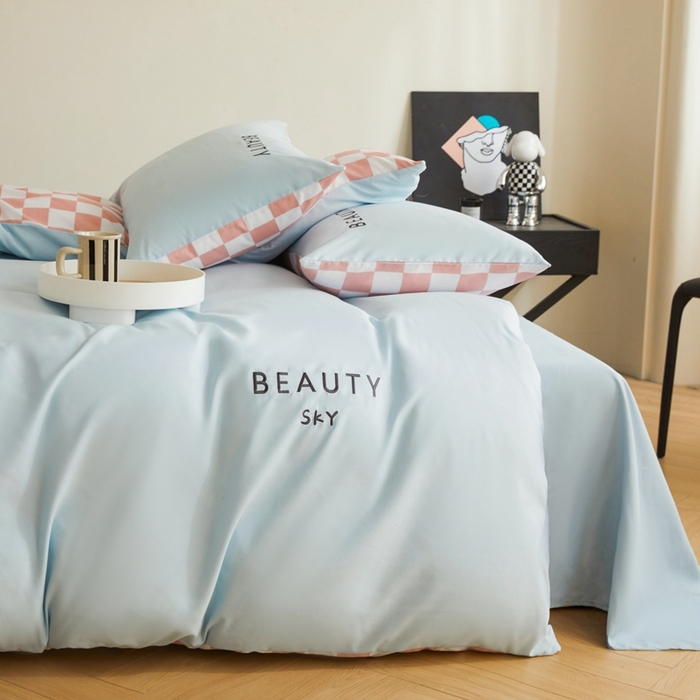 91家纺网 家纺一手货源 找家纺 麦空家居 2025新款水洗棉刺绣四件套-布丁（棋盘格） 天空兰