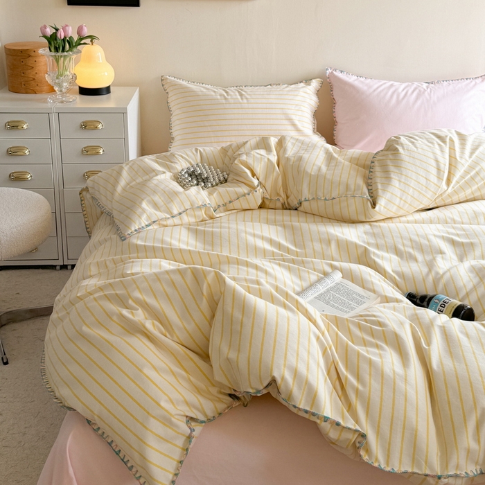 91家纺网 家纺一手货源 找家纺 艾莱家纺 2025新款七彩贝壳全棉加厚超柔磨毛四件套 幻珊-黄粉中条