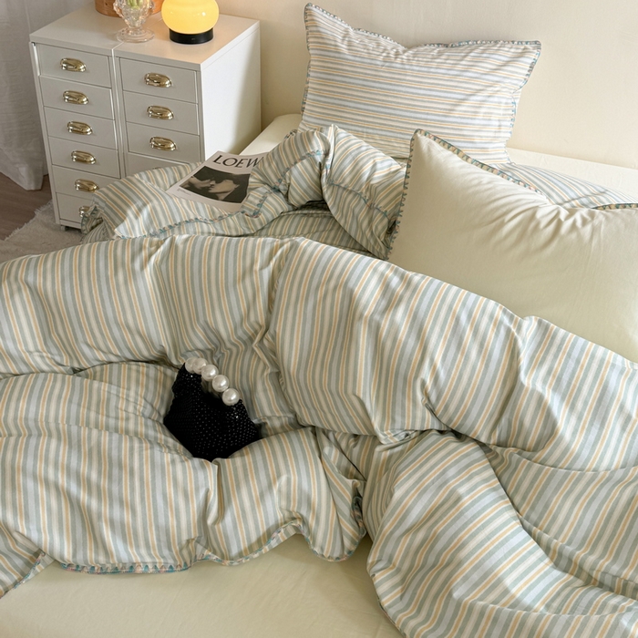 91家纺网 家纺一手货源 找家纺 艾莱家纺 2025新款七彩贝壳全棉加厚超柔磨毛四件套 幻珊-黄细条