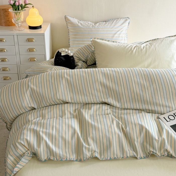 91家纺网 家纺一手货源 找家纺 艾莱家纺 2025新款七彩贝壳全棉加厚超柔磨毛四件套 幻珊-黄细条