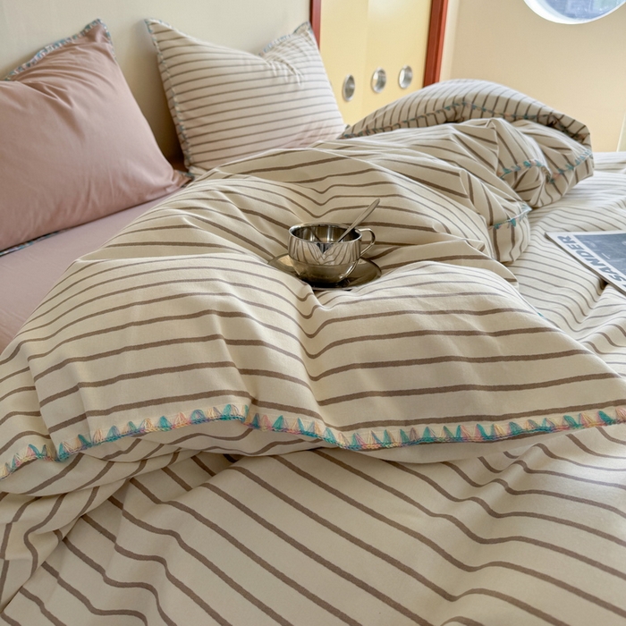 91家纺网 家纺一手货源 找家纺 艾莱家纺 2025新款七彩贝壳全棉加厚超柔磨毛四件套 幻珊-咖中条