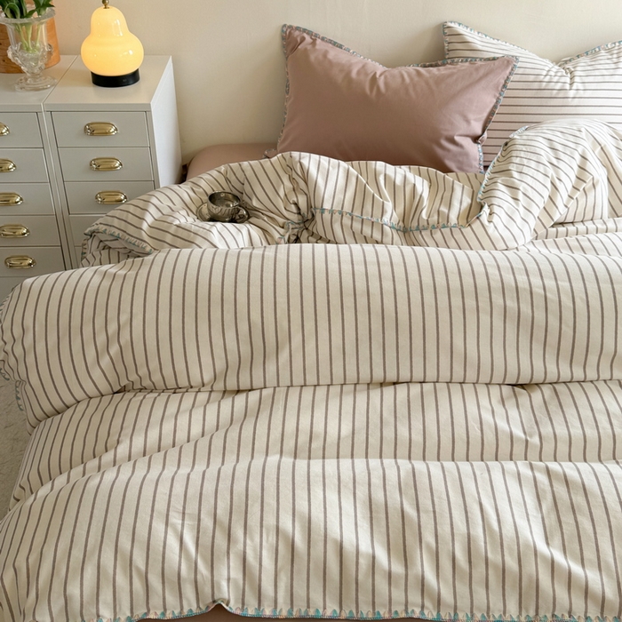 91家纺网 家纺一手货源 找家纺 艾莱家纺 2025新款七彩贝壳全棉加厚超柔磨毛四件套 幻珊-咖中条