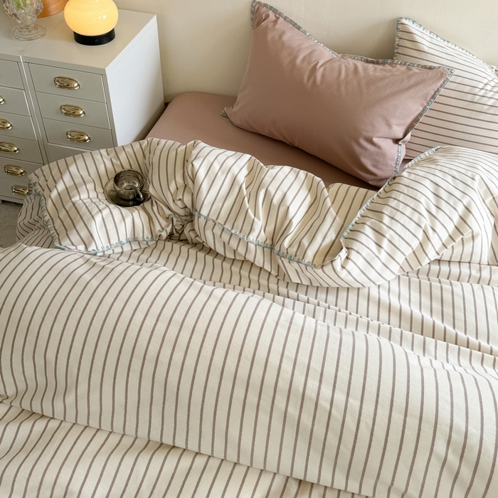 91家纺网 家纺一手货源 找家纺 艾莱家纺 2025新款七彩贝壳全棉加厚超柔磨毛四件套 幻珊-咖中条