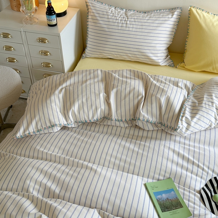 91家纺网 家纺一手货源 找家纺 艾莱家纺 2025新款七彩贝壳全棉加厚超柔磨毛四件套 幻珊-蓝黄中条