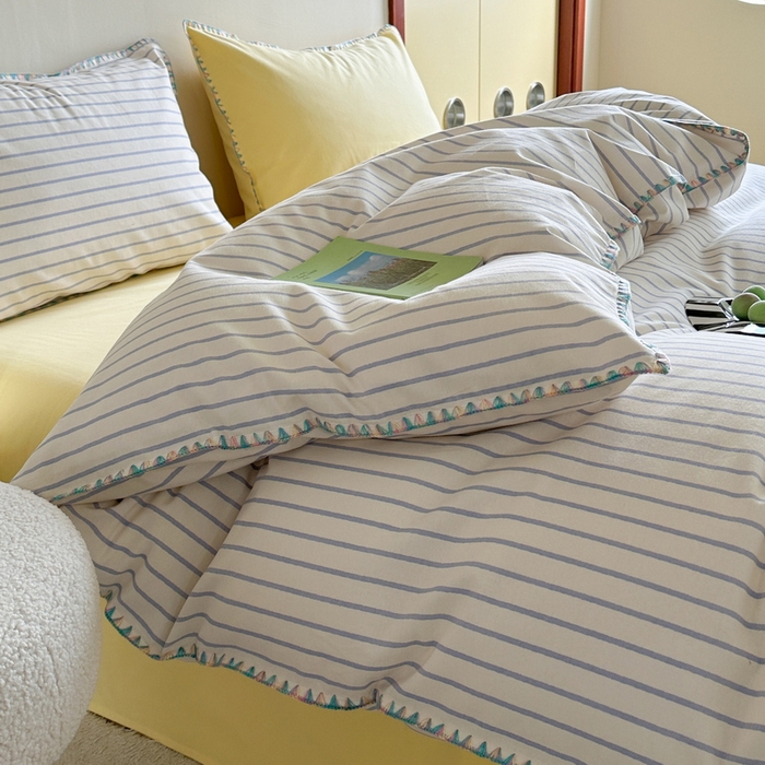 91家纺网 家纺一手货源 找家纺 艾莱家纺 2025新款七彩贝壳全棉加厚超柔磨毛四件套 幻珊-蓝黄中条