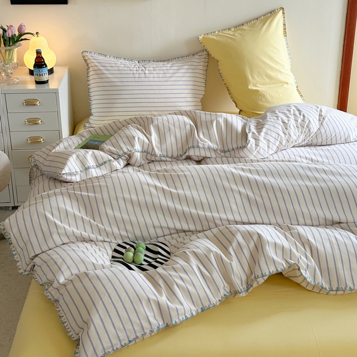 91家纺网 家纺一手货源 找家纺 艾莱家纺 2025新款七彩贝壳全棉加厚超柔磨毛四件套 幻珊-蓝黄中条