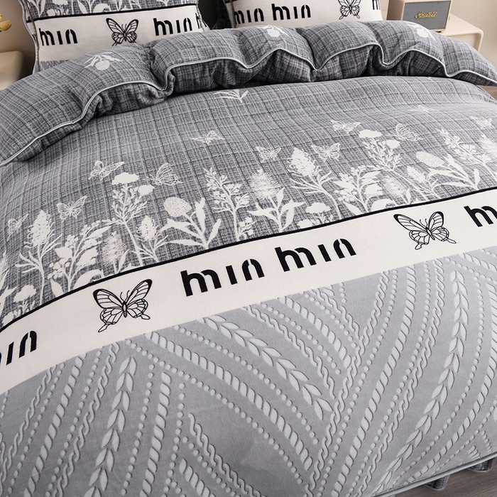 91家纺网 家纺一手货源 找家纺 晚静 2025新款7斤牛奶绒四件套金貂法莱绒床裙款保暖绒三件套 蝶恋花