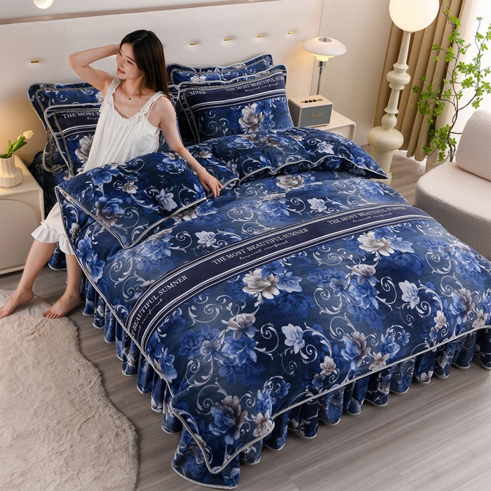 91家纺网 家纺一手货源 找家纺 晚静 2025新款7斤牛奶绒四件套金貂法莱绒床裙款保暖绒三件套 蓝莲花