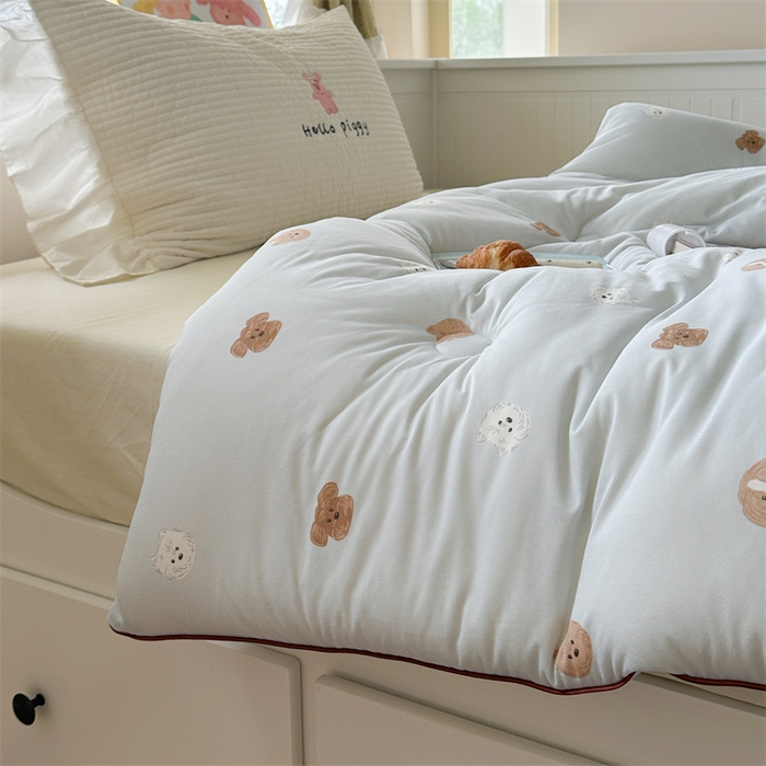 91家纺网 家纺一手货源 找家纺 暖生活 2025新款牛奶针织棉四季被冬被 查理汪