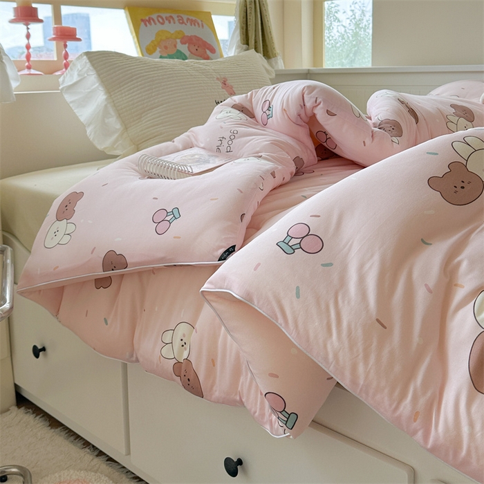 91家纺网 家纺一手货源 找家纺 暖生活 2025新款牛奶针织棉四季被冬被 好朋友