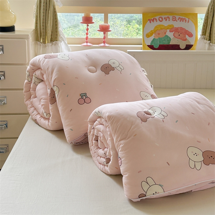 91家纺网 家纺一手货源 找家纺 暖生活 2025新款牛奶针织棉四季被冬被 好朋友