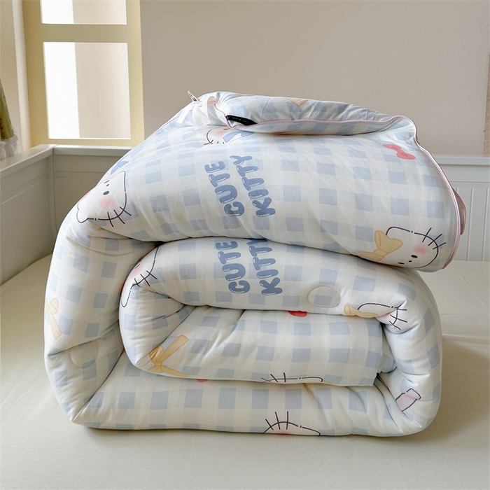 91家纺网 家纺一手货源 找家纺 暖生活 2025新款牛奶针织棉四季被冬被 蓝格凯蒂