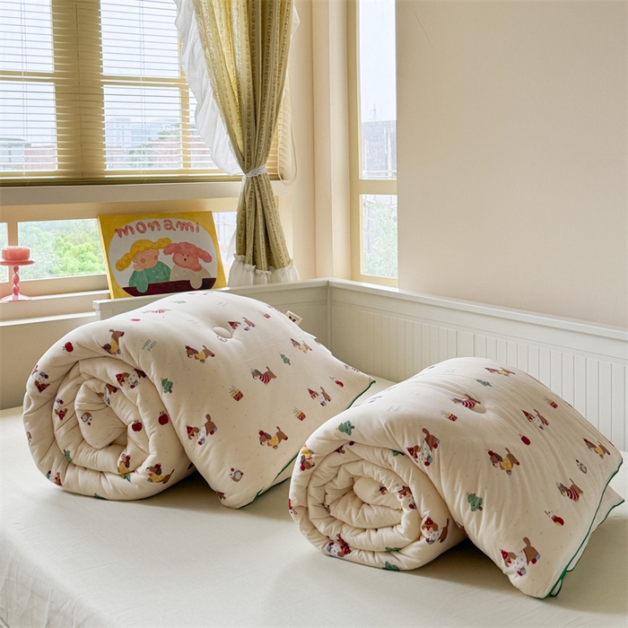 91家纺网 家纺一手货源 找家纺 暖生活 2025新款牛奶针织棉四季被冬被 苹果小狗